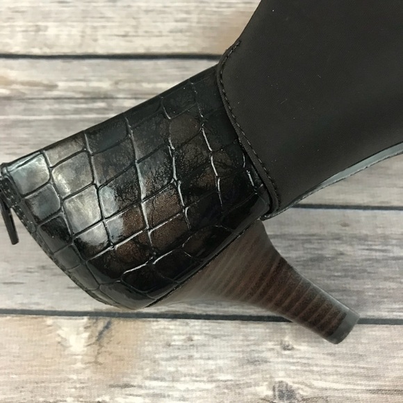Liz Claiborne Lawrence Brown Bootie - Picture 5 of 6